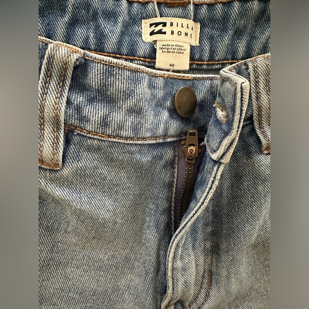 🦋BILLABONG SHORTS🦋 - Picture 2 of 4
